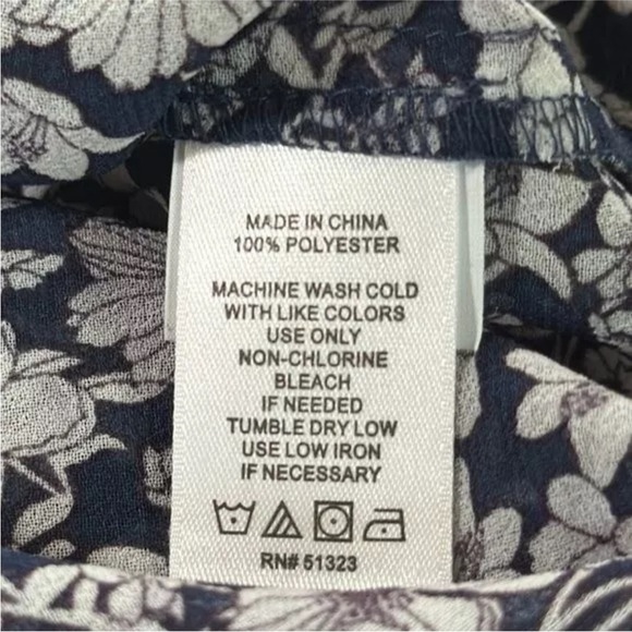 1. State Blue White Floral Pleated Ruffle Sheer Top Blouse Size Small - Picture 6 of 7